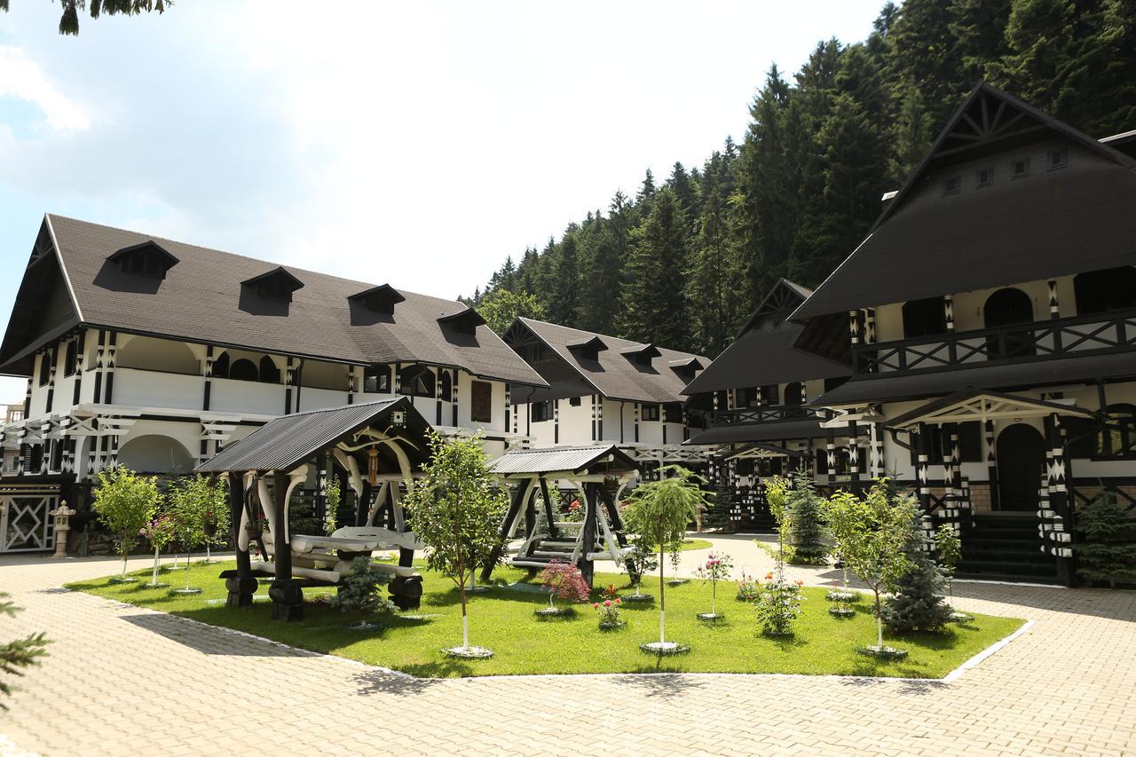 Отель Complex Lions Bucovina Воронец Экстерьер фото